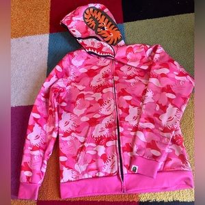 Pink camo hoodie size unisex large for women medium for men